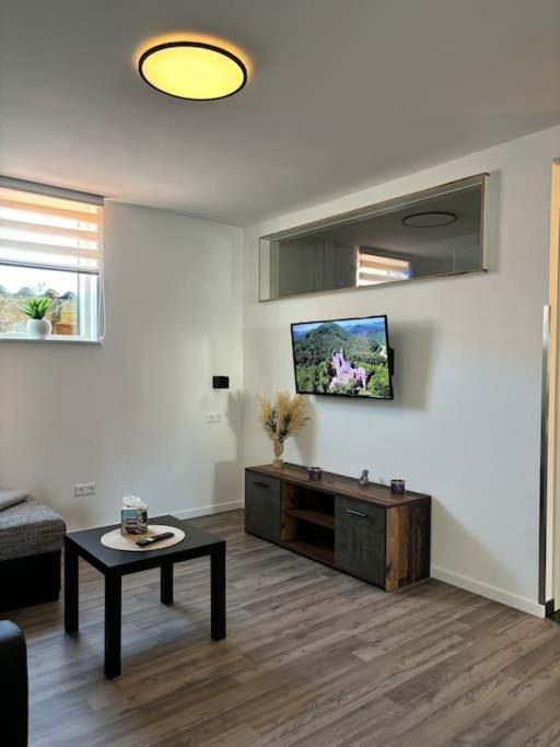 Ferienwohnung In Der Suedpfalz Zeiskam Exterior foto